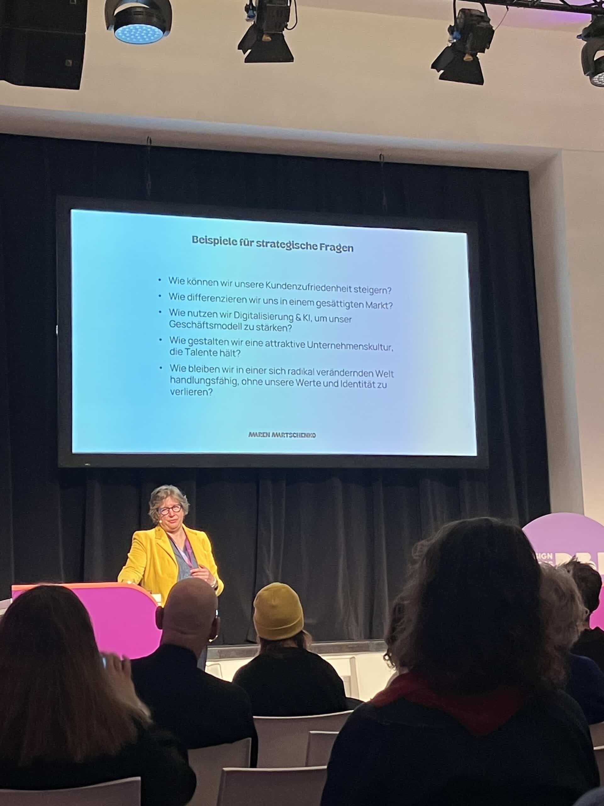 Keynote von Mara Martschenko "Design ist mehr als schnell mal schön"